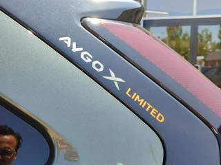 Toyota Aygo X LIMITED AUTOMAAT CABRIO NL-AUTO 18"LM-VELGEN PRIVACY-GLASS JBL-AUDIO HALF-LEDER STOELVERW. / 30