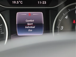 Mercedes-Benz A-Class 180 Ambition  | Trekhaak | Navigatie | LED | Org. NL / 36