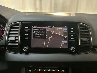 Skoda Karoq 1.5 TSI 150pk ACT Sportline Business Camera Trekhaak Sfeerverlichting Stoelverwarming Adaptive Cruise LED / 18