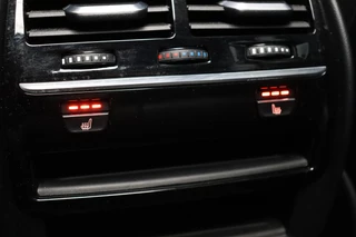 BMW 5 Series Touring 520i High Executive M Sport Pakket Automaat  / Navigatiesysteem Professional / Panoramadak / Comfortstoelen / Driving Assistant Plus / 19 Inch / Stoelverwarming voor+achter / Achteruitrijcamera / Hifi / Adaptieve LED-koplampen / Leder / DAB / 34