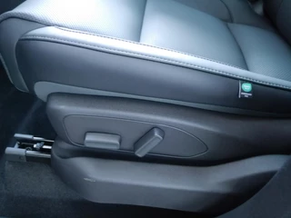 Leapmotor C10 Design REEV 28.4 kWh | Demo | 1500 trekgewicht | Nieuw uit voorraad Leverbaar | Panoramadak | Camera | 20 inch | Elektrische achterklep / 18