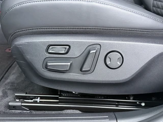 Kia EV4 Fastback GT-PlusLine 81.4 kWh  FULL OPTIONS - *DEMO* - Head-up Display - 360 Camera - Stoelverwarming/ventilatie - Glazen Schuif-/kanteldak - Elektrisch verstelbare voorstoelen - Dodehoekcamera - Fabrieksgarantie tot 2032 Direct leverbaar! / 20