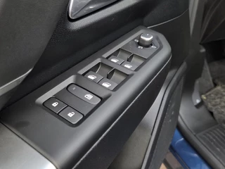 Jeep Compass First Edition 74 kWh  | Apple-Android | Panoramadak | Massagestoelen / 27