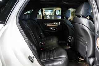 Mercedes GLC-klasse 350e 4MATIC AMG Premium Plus|Pano|verkoeling|Trekhaak|Leder / 23