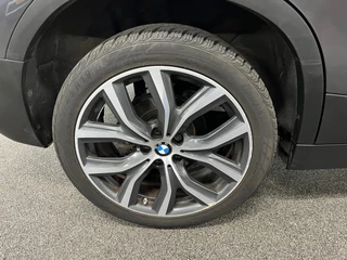 BMW X2 SDrive18i Executive / NL-auto / Navigatie / 6