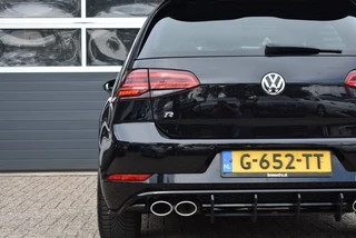 Volkswagen Golf 2.0 TSI 4MOTION R / 1e LAK VOL OPTIES / MAXTON / PANO / DYN / VIRTUAL COCKPIT / 14