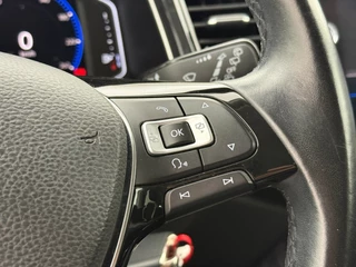 Volkswagen T-Roc 1.5 TSI Sport | Trekhaak | Adaptive Cruise | Stoelverwarming | Digital Dash | CarPlay / 15