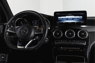 Mercedes-Benz GLC Coupé 250 4MATIC 211 PK Premium AMG Line  | S/K-Panodak | Cruise | Stoelverw. | PDC | Camera | App. Connect | ECC | LM 21" | / 38