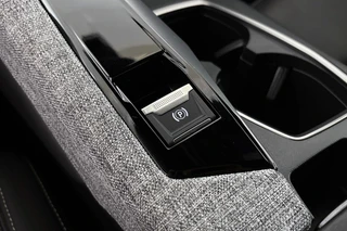 Peugeot e-5008 GT Avantage 73 kWh 7p Leder Stoelventilatie Stoelverwarming 360 Camera Keyless / 49