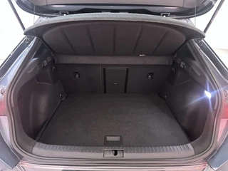 Cupra Formentor 1.5 TSI 150pk DSG Business Edition Camera Navigatie Adaptive Cruise Stoelverwarming / 19