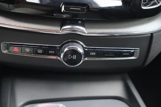 Volvo XC60 T6 Recharge AWD Plus Bright | Stoelverwarming | Trekhaak | 360° Camera |  Long range  | Pilot Assist |  BLIS  | Keyless / 38