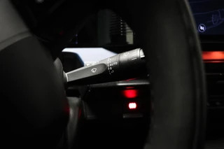 Lancia Ypsilon Edizione Cassina Limitata 51 kWh | NAVIGATIE | MASSAGE | DRAADLOZE LADER | DAB | 360 CAMERA / 38