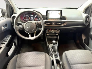 Kia Picanto 1.0 DPi DynamicLine RESTERENDE FABRIEKSGARANTIE T/M 2033 | Apple Carplay / Android Auto | Lichtsensor | Cruise Control | Camera Achter | 14"Lichtmetalen Velgen | Airconditioning / 10