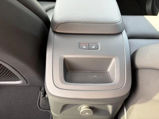 Volvo XC60 2.0 T8 Plug-in hybrid AWD Plus Dark / 9