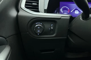 Opel Grandland 1.2 Turbo 130pk GS Line | Navigatie | Camera | Keyless | Electrische achterklep | Dakrails | Stoel & Stuurverwarming | AGR Stoelen | Climate control / 23