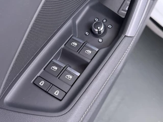 Audi A3 Sportback 45 TFSI e S edition Competition 272pk PHEV| 8.000KM!  | INCL. BTW | 143km RANGE WLTP!! | ADD. CRUISE | PANORAMADAK | FABRIEKSGARANTIE t/m 04-2027| MEGA COMPLETE AUTO| S-LINE BINNEN + BUITEN| LEDER| / 20
