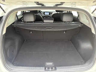 Kia Niro 1.6 GDi Hybrid ExecutiveLine | Trekhaak | Stoel verwarming en koeling | Lederen bekleding | Navigatie | Dodehoek detectie | Apple Carplay / Android Auto | Verbruik 1 op 20! / 10