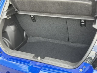 Suzuki Swift Select 1.2 Smart Hybrid 82PK / 12