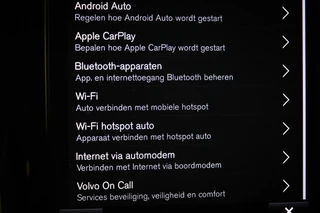 Volvo V60 2.0 T6 Recharge AWD R-Design | PARK ASSIST PACK | DAB | APPLE | VOORRUITVERWARMING | CAMERA / 50