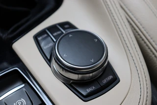 BMW X1 xDrive25i High Executive xLine Automaat  / Navigatiesysteem Plus / Driving Assistant Plus / Trekhaak / Panoramadak / Park Assistant / Leder / Park Assistant / AWD / 18 Inch / Head-Up Display / Stoelverwarming / Hifi / Parkeersensoren / Climate Control / LED / 25