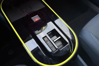 Fiat Grande Panda La Prima 11 kW 44 kWh | Navigatie | Camera | Stoelverwarming | Stuurverwarming | Cruise control | LED verlichting | Lichtmetalen velgen / 25