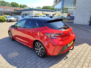Toyota Corolla 1.8 HYBRID STYLE BI-TONE STOELVERW TREKHAAK KEYLESS 17'' LM-VELGEN APPLE/ANDROID CLIMA AD-CRUISE PRIVACY GLASS / 4