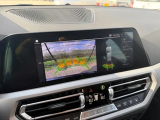 BMW 3-serie Touring 320e Business Edition Plus | Camera | Laser | Stoelverwarming | Carplay | / 23