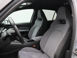 CUPRA Born Performance One 62 kWh 204 Pk | Stoel/Stuurverwarming | Camera | Adaptive Cruise | Navigatie | 18 Inch | 66.591 Km !! / 7