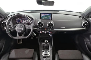 Audi A3 Sportback 30 TFSI Advance Sport S-Line Trekhaak Stoelverwarming Navi Virtual / 8