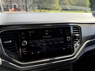Volkswagen T-Roc 1.5 TSI Style | 51.000KM !! | Camera | Trekhaak | Keyless | Adaptive | CarPlay | / 14