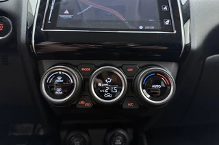 Suzuki Swift 1.2 Style Smart Hybrid 83pk | Navigatie | Climate Control | Cruise Control | Stoelverwarming | Camera | Lichtmetalen Velgen | Apple Carplay - Android Auto / 23