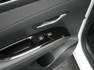Hyundai Tucson 1.6 T-GDI PHEV Comfort Smart Panoramadak | Trekhaak | Navigatie | Camera / 48
