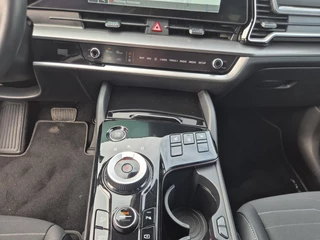 Kia Sportage 1.6 T-GDi Plug-in Hybrid AWD DynamicLine | Cruise Control | Climate Control | Camera | Navigatie | Stoelverwarming | Stuurverwarming | Elektrisch Verstelbare Bestuurdersstoel | / 20