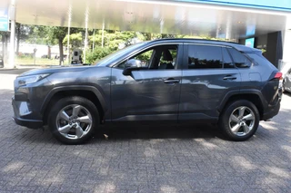 Toyota RAV4 2.5 Hybrid Dynamic BSM | Navigatie | Camera | 100% Toyota Onderhouden | 12 mnd BOVAG garantie | Whatsapp 06-53188999 / 12