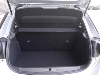 Opel Corsa Electric Long Range GS 51 kWh | 1 Fase | Stuur en Stoelverwarming | Camera achter | Parkeersensoren v+a | Carplay | Lichtmetalen velgen / 10