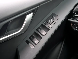 Kia Niro 1.6 GDi PHEV Dynamic Line Stoelverwarming / 18