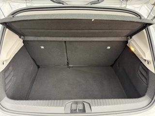 Renault Clio 1.0 TCe / Navigatie / Apple CarPlay - Android / 1e Eigenaar / ALL-Season banden / Cruise Control / PDC met optische w / 18
