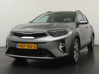 Kia Stonic 1.0 T-GDi MHEV DynamicPlusLine  - Apple/Android Carplay - Navigatie - Cruise Control - Stoel/Stuurverwarming - Lichtmetalen Velgen - Fabrieksgarantie t/m 28-01-2032 / 2