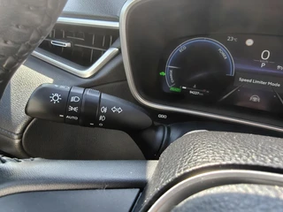 Toyota Corolla Cross 2.0 High Power Hybrid First Edition BLIND-SPOT EL-ACHTERKLEP LM-VELGEN KEYLESS PARK-SENSOREN STOELVERW DRAADLOOS-LADEN AD-CRUISE BLUETOOTH / 27