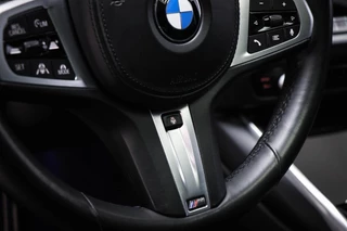 BMW 3-serie Touring M340i xDrive High Executive | DRIVING PROFESSIONAL PACK | LASER LED | PANORAMADAK | HEAD UP | STUURVERWARMING | EIBACH | CAMERA | 19" / 6
