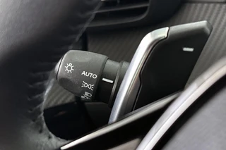 Peugeot 208 1.2 Hybrid 110 e-DCS6 Allure Apple CarPlay Climate Control 16" / 33