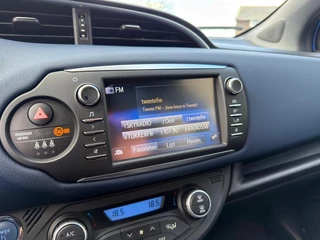 Toyota Yaris 1.5 Hybrid Bi-Tone Camera | Cruise control | NAP / 16