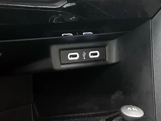 Volkswagen T-Roc 1.5 TSI Sport | Trekhaak | Camera | CarPlay | Stoel-/Stuuverwarming | Adaptive Cruise | / 27