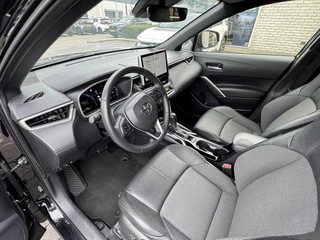 Toyota Corolla Cross 2.0 HYBRID 184PK FIRST-EDITION BLIND-SPOT EL-ACHTERKLEP LM-VELGEN KEYLESS PARK-SENSOREN STOELVERW DRAADLOOS-LADEN AD-CRUISE BLUETOOTH / 15