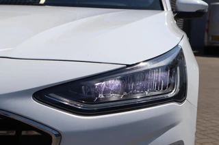 Ford Focus 125PK HYBRID TITANIUM FACELIFT! AD-CRUISE WINTERPACK BLIND-SPOT CLIMA P-SENSOREN KEYLESS ANDROID/APPLE / 10