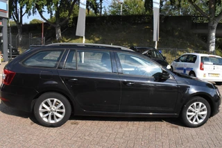 Škoda Octavia Combi 1.0 TSI Greentech Ambition Business / 11