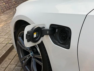 BMW 3 Serie 320E M-Sport Panodak 19 Inch Keyless / 17