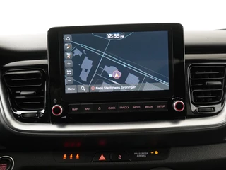 Kia Stonic 1.0 T-GDi MHEV DynamicPlusLine  - Stoel/Stuurverwarming - Lichtmetalen Velgen - Navigatie - LED Koplampen - Cruise Control - Fabrieksgarantie Tot 2031 / 23