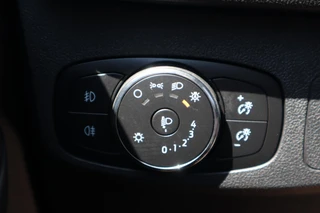 Ford Focus 125PK HYBRID TITANIUM FACELIFT! AD-CRUISE WINTERPACK BLIND-SPOT CLIMA P-SENSOREN KEYLESS ANDROID/APPLE / 27