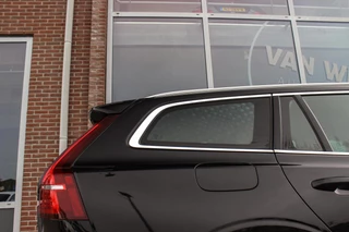 Volvo V60 2.0 B4 Inscription | NL auto | 2e eigenaar | BTW auto | Stuurverwarming | Leer | Cruise control | DAB | Camera | LED | Navigatie | Bluetooth | PDC / 43